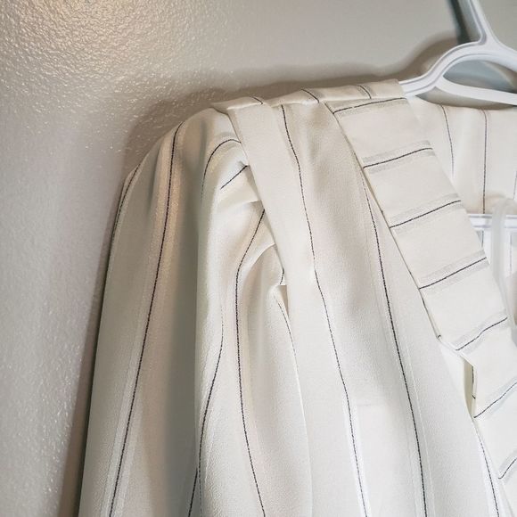 Vintage 90's Sophisticate White Striped Suit 10 - Picture 6 of 6